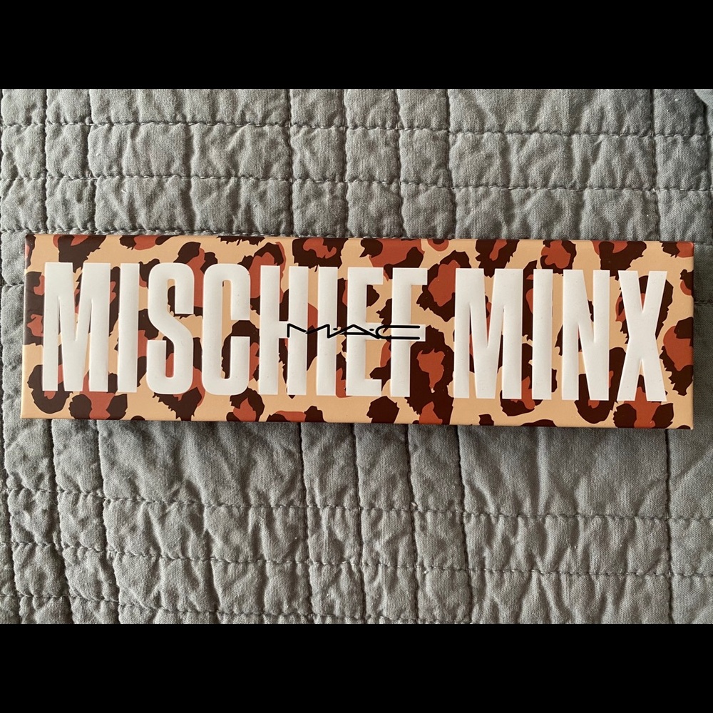NWOT MAC Mischief Minx Eyeshadow Pallet